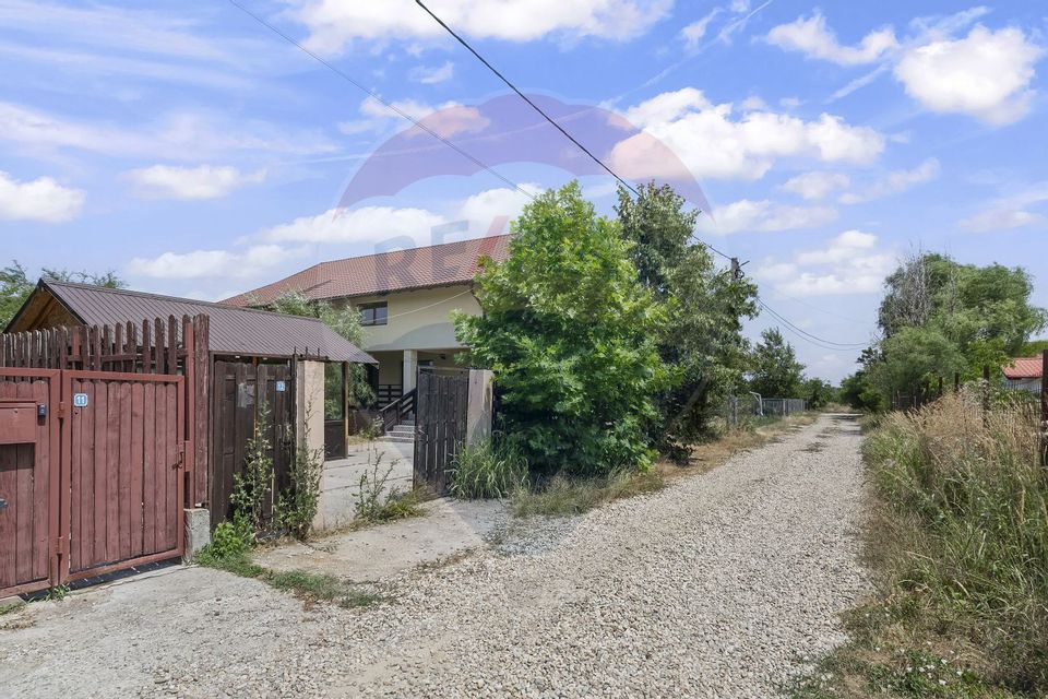 Casa luminoasa cu 7 camere si curte de 571 mp in zona de Nord, Gulia