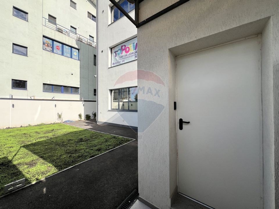 Spațiu comercial modern de închiriat / 2 locuri de parcare