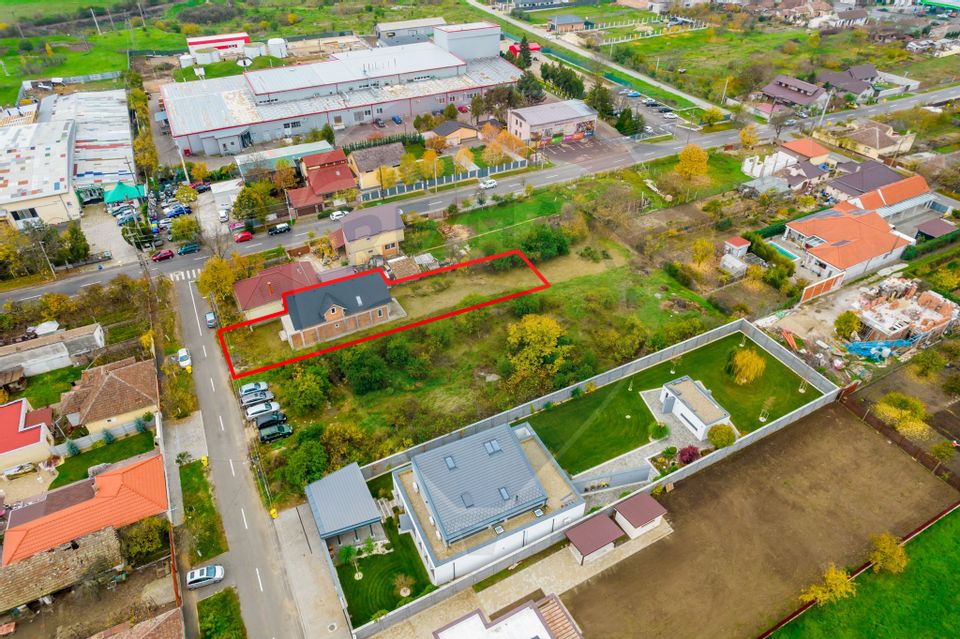 Casă la roșu cu teren generos, 500 mp, situată pe strada Ostașului