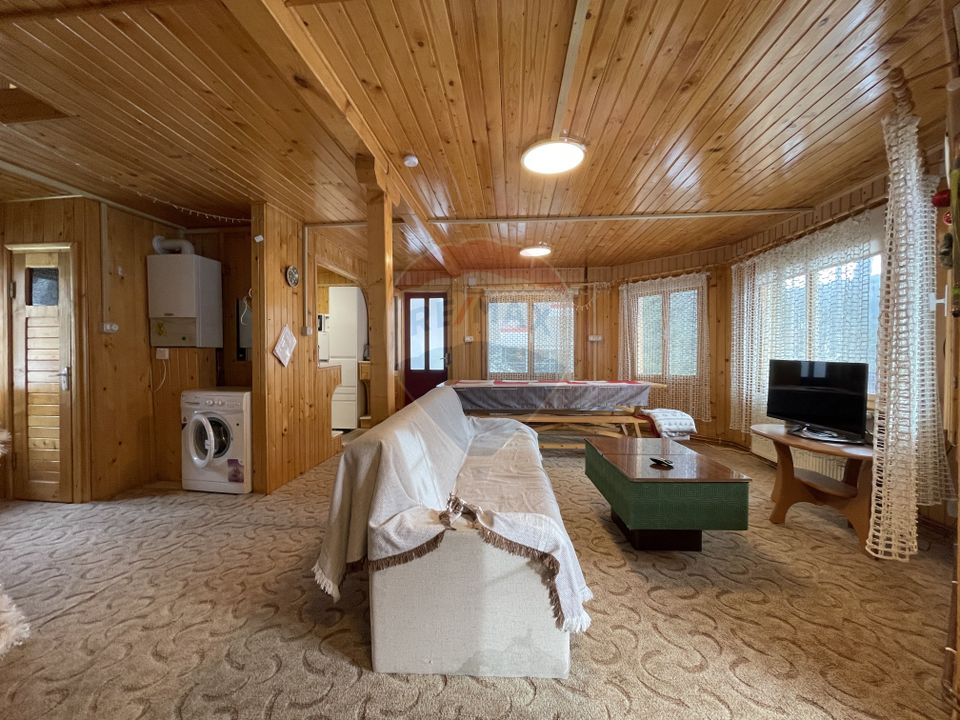 Vanzare Casă de vacanta in Predeal, langa padure, teren 360 mp