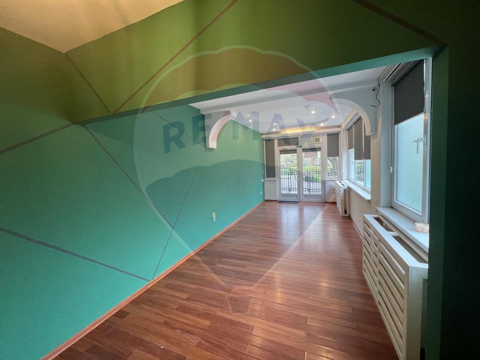 70sq.m Commercial Space for rent, Ultracentral area