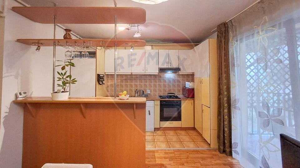 Apartament cu 2 camere de vânzare în zona Buna Ziua