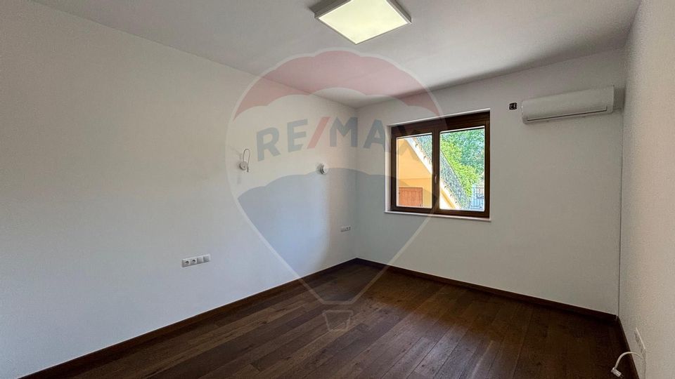 De închiriat apartament 2 camere la casa  cu gradina si curte