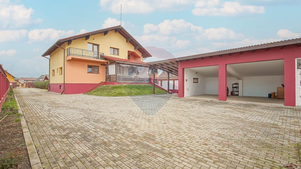 Casă spațioasă și elegantă, teren 1547 mp în Stupini – Comision 0