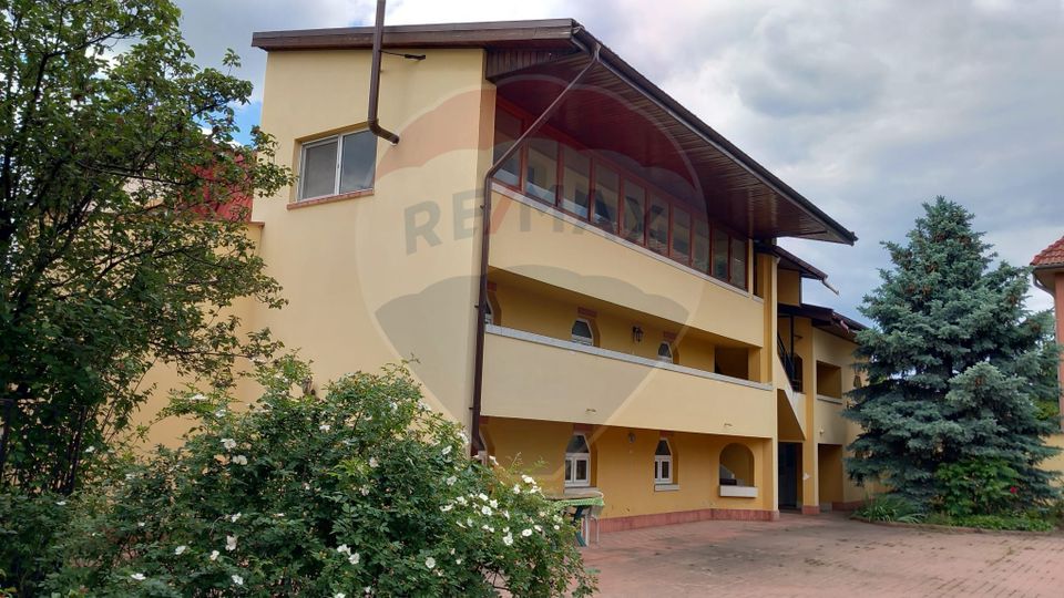 Casă / Vilă cu 21 camere de vânzare în zona Alexandriei