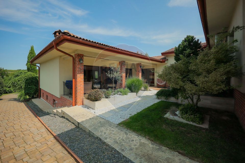 Vilă mediteraneană premium cu piscină, de vânzare, zona Dealuri Oradea