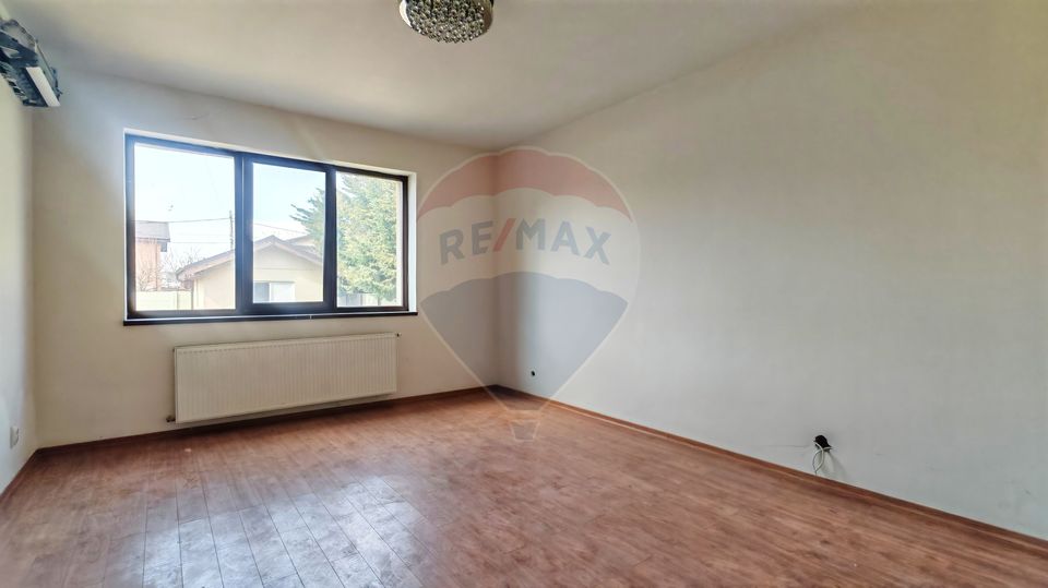 Villa for sale in Berceni, land 1161 sqm | Investment opportunity