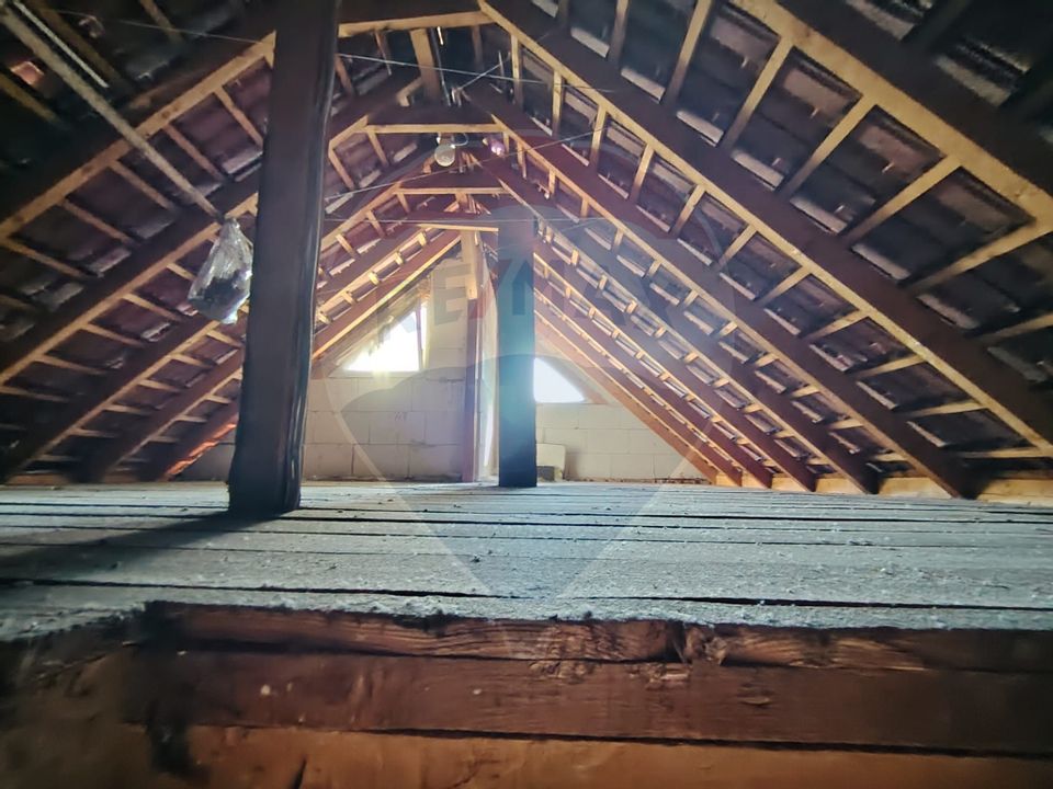 8 room House / Villa for sale, Central area