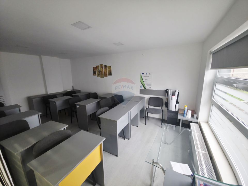 68sq.m Commercial Space, Central area