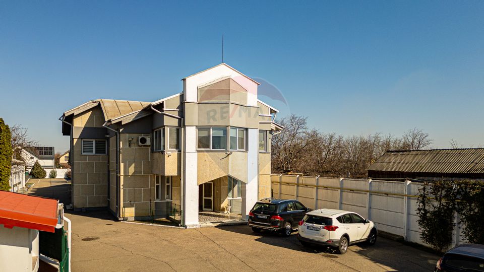 940sq.m Commercial Space for rent, Serbanesti area