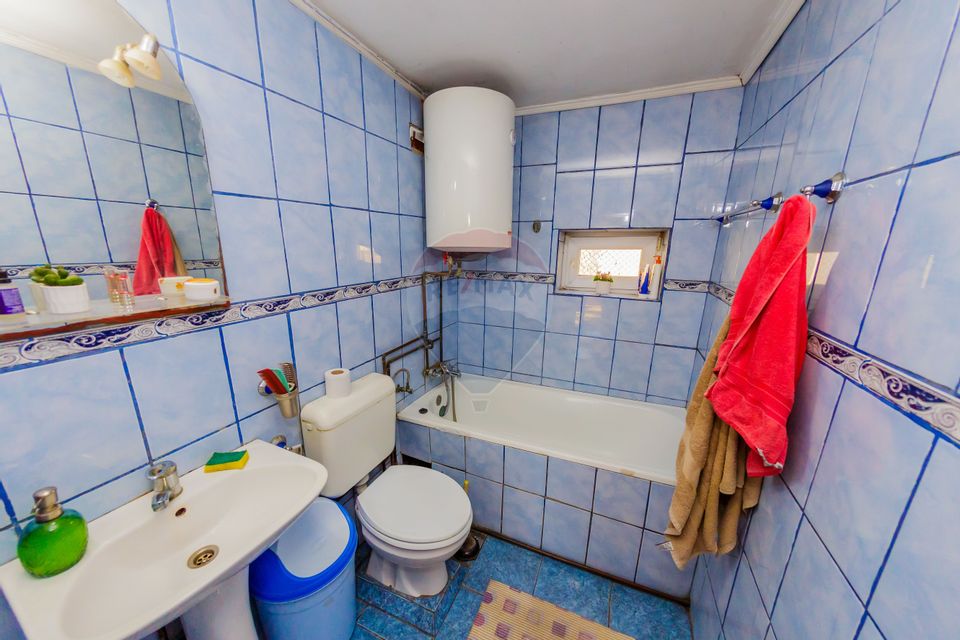 DE VANZARE Proprietate  în Țicău – douǎ case cu livadă și gospodărie