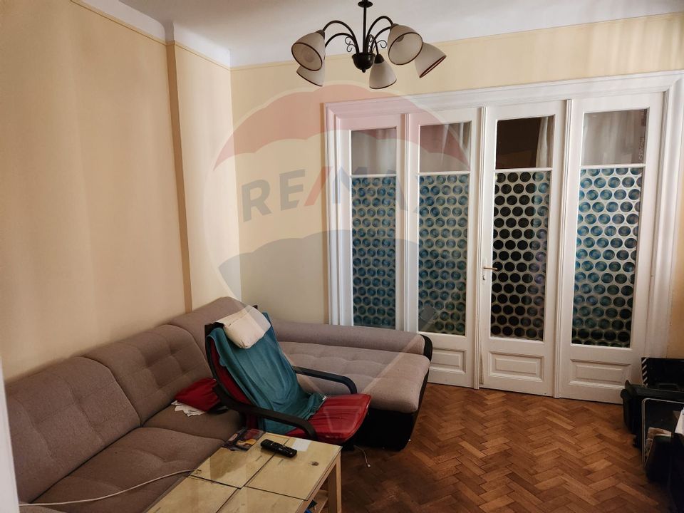 9 room House / Villa for sale, Eminescu area