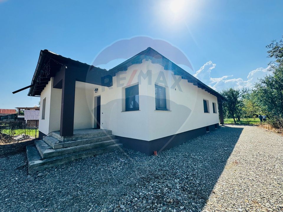 Casă / Vilă cu 4 camere de vânzare