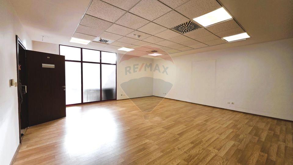 41sq.m Office Space for rent, Vlahuta area
