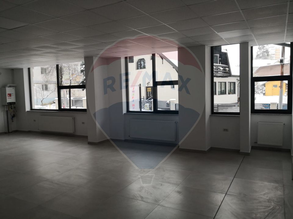105sq.m Commercial Space for rent, Central area