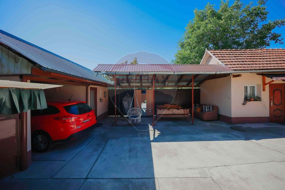 Casă și teren de 1397 mp de vânzare în Ineu, la 18 km de Oradea