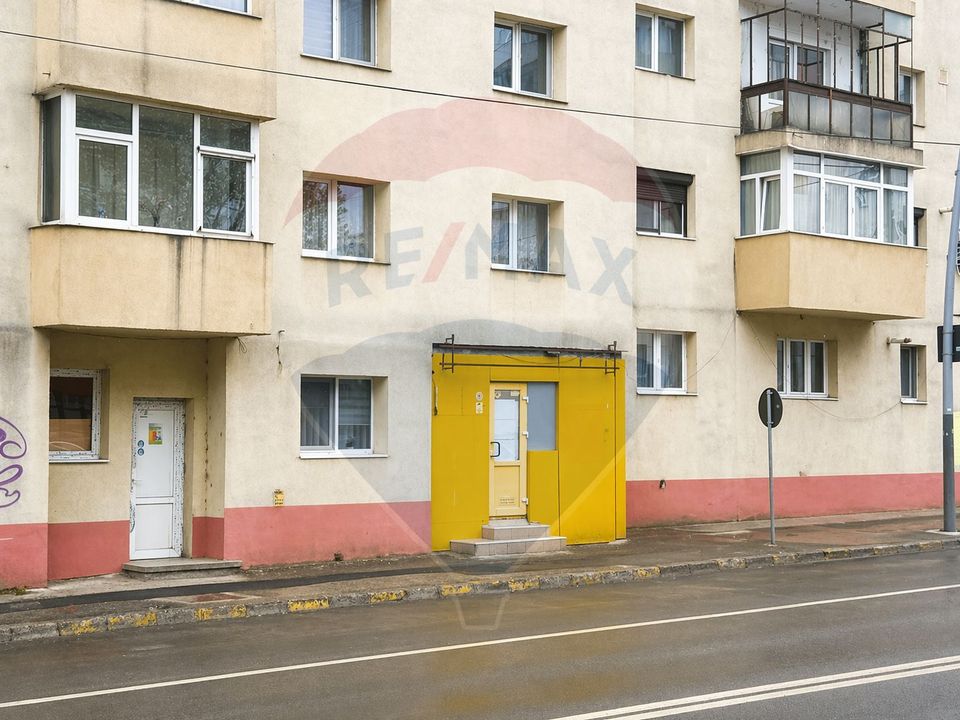 Apartament cu 3 camere de vânzare în zona Orizont - Bacau