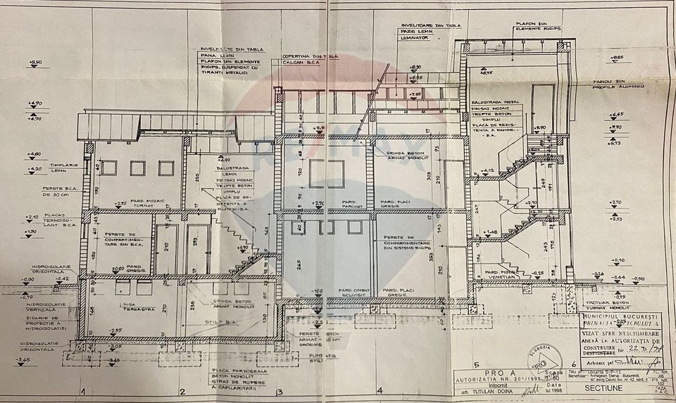 Casă / Vilă, și service cu spații de birouri, de vânzare în sector 4