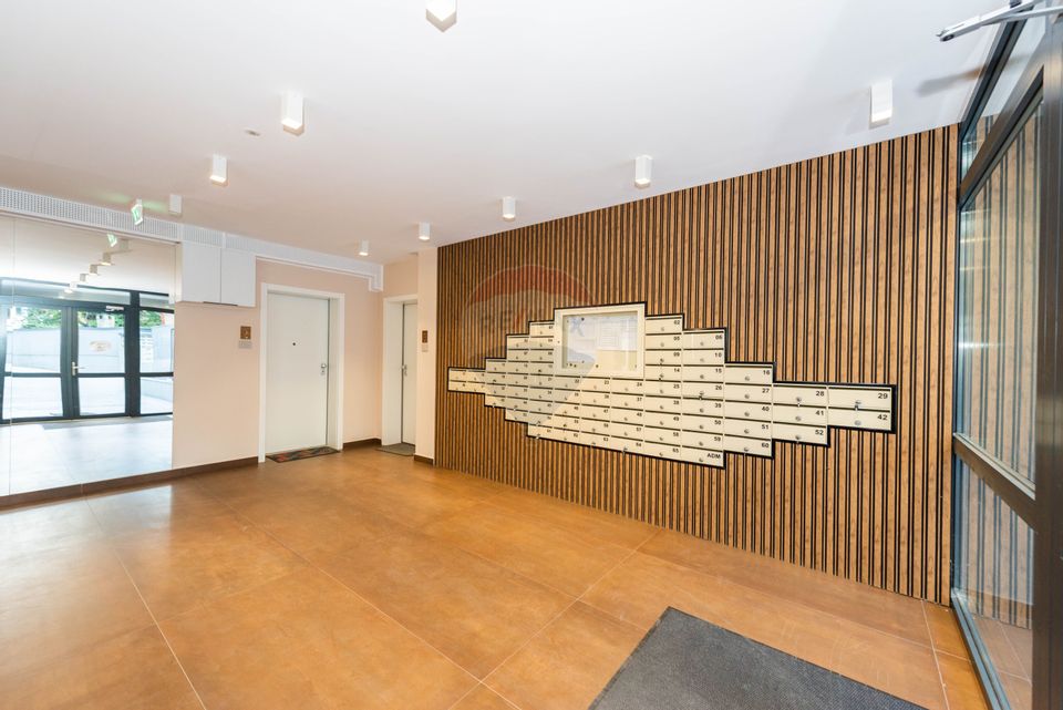 Rent apartment 2cam, block 2023, Piata Constitutiei fantani