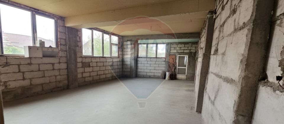 Casă si teren de vânzare in Crevedia