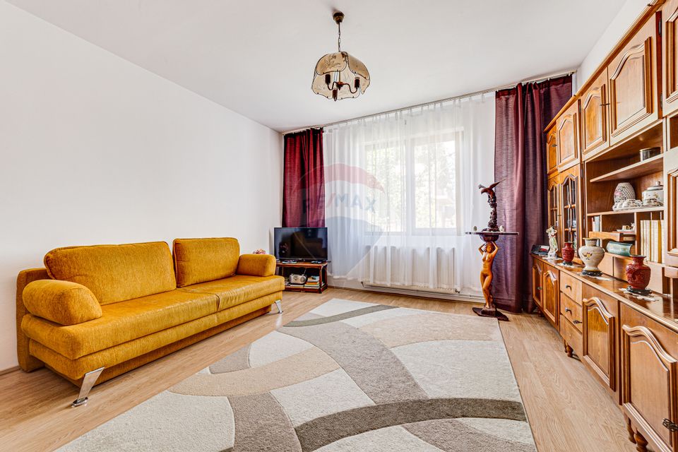 Casă cochetă de vânzare, teren 954 mp, posibil parcelare, în Subcetate