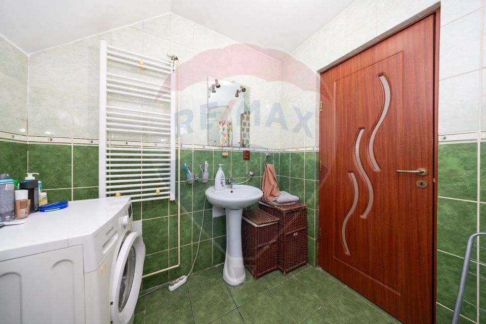 Casă individuală cu garaj și curte, 148 mp utili, zonă de case