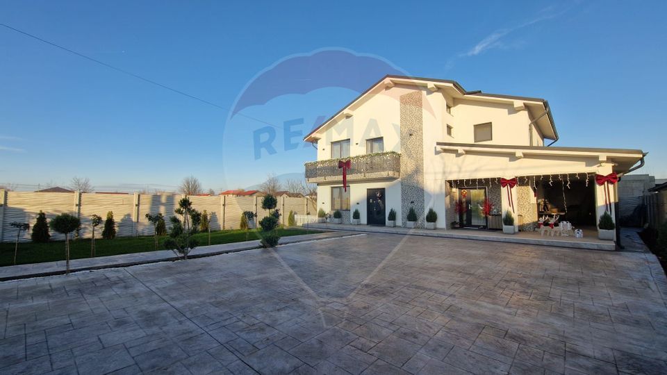 Casă / Vilă cu 5 camere - la 2 minute de Complex Cosmopolis