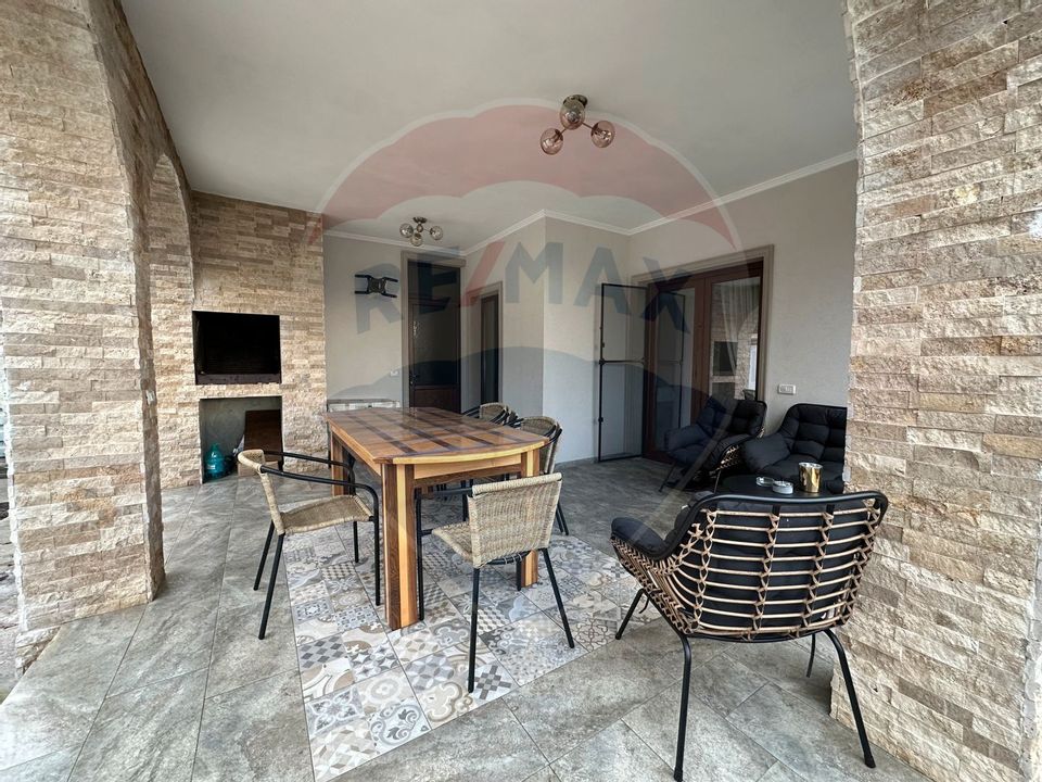 Casa/Vilă cu spatele la padure Vanatori
