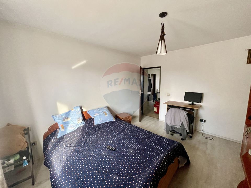 6 room House / Villa for sale, Vest area