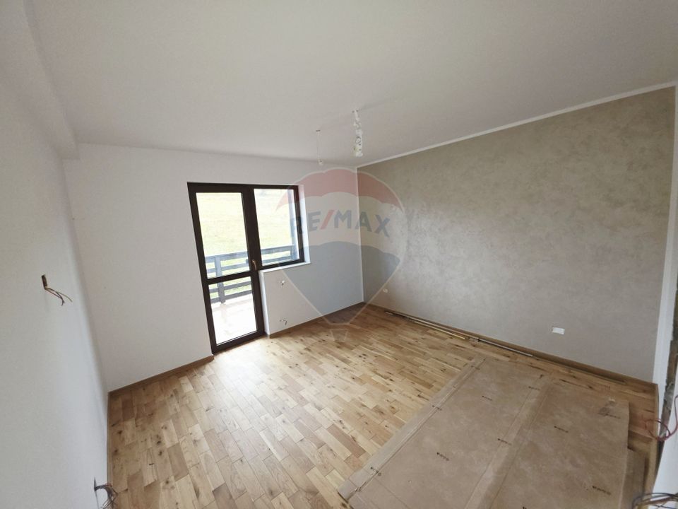 Casa  si  teren zona Balaurul