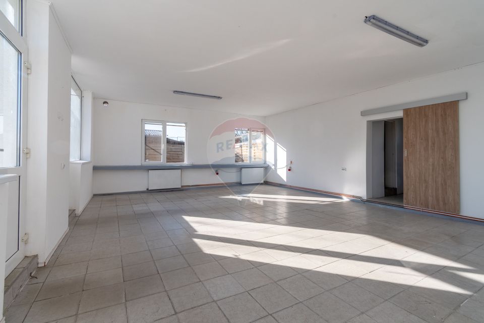 58.35sq.m Commercial Space for rent