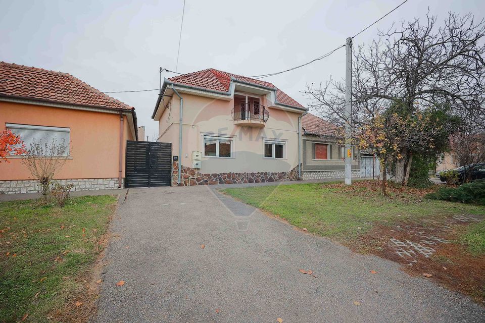 4 room House / Villa for sale, Iosia area