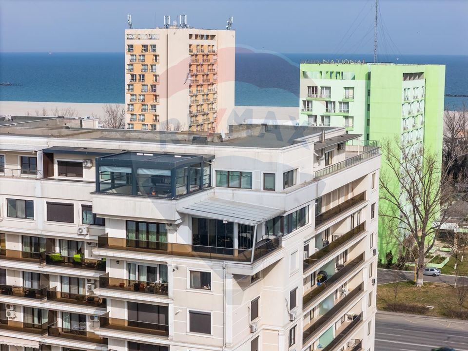Penthouse de vanzare in Mamaia vedere frontala lac si marea Neagra