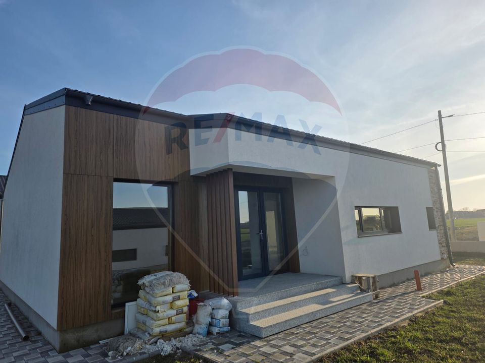 SALE PREMIUM House / Villa 4 rooms at normal price