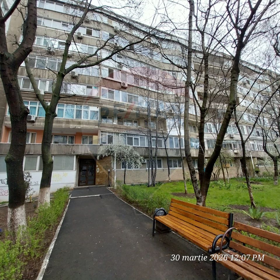 Giulesti - Vanzare apartament 3 camere - Spațios, luminos, balcon mare