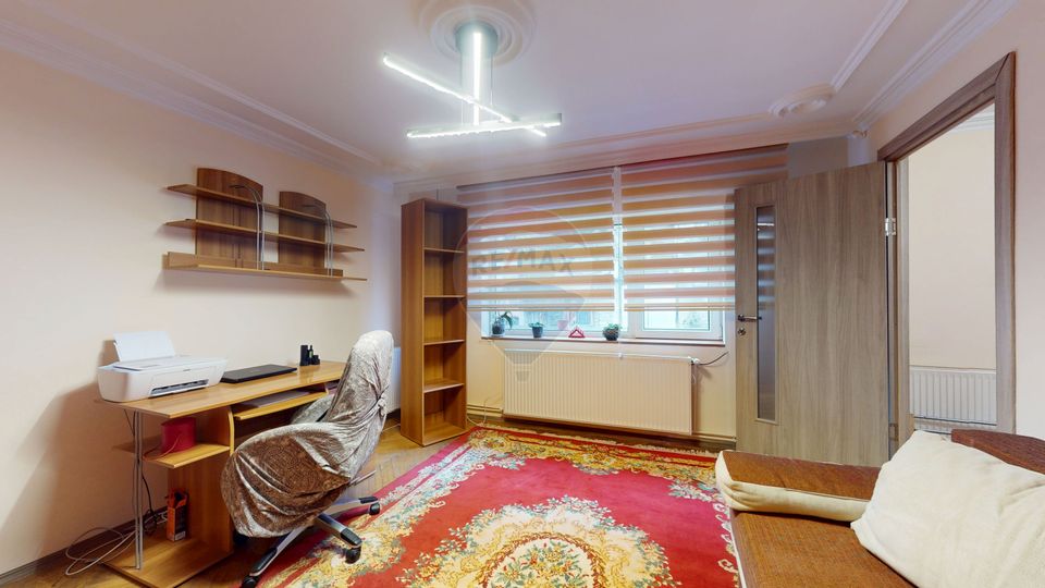 Casă / Vilă cu 9 camere de vânzare în zona Valea Cerbului comision 0%