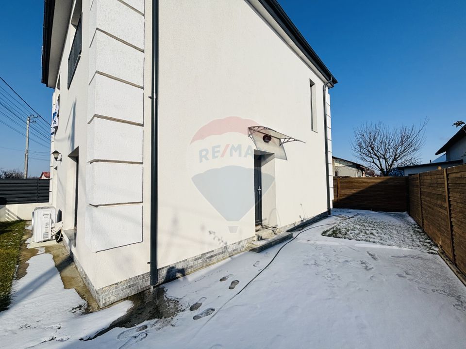 4 room House / Villa for sale