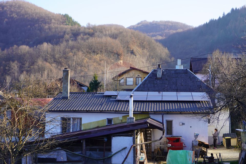 Proprietate cu 2 Case și Teren Generos – Str. Câmpu Negru