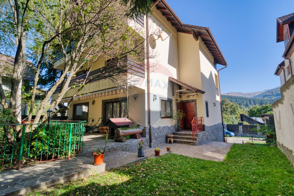 7 room House / Villa for sale, Poiana Tapului area