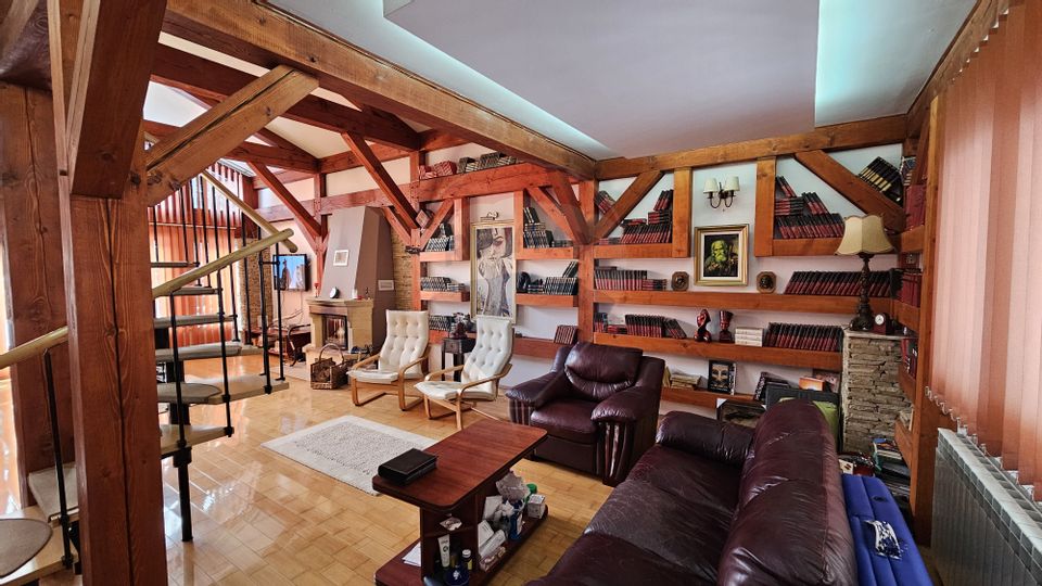 Vilă de lux cu 4 camere de vânzare în Câmpulung Moldovenesc, Suceava