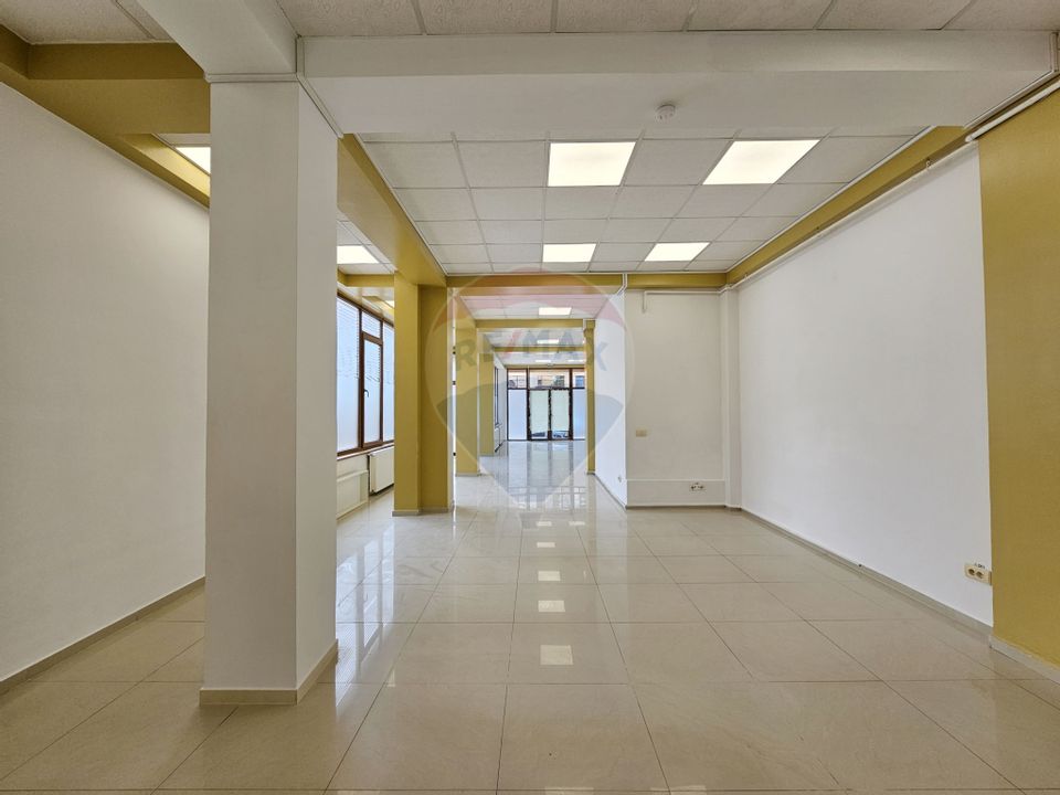 124.22sq.m Commercial Space for rent, Central area