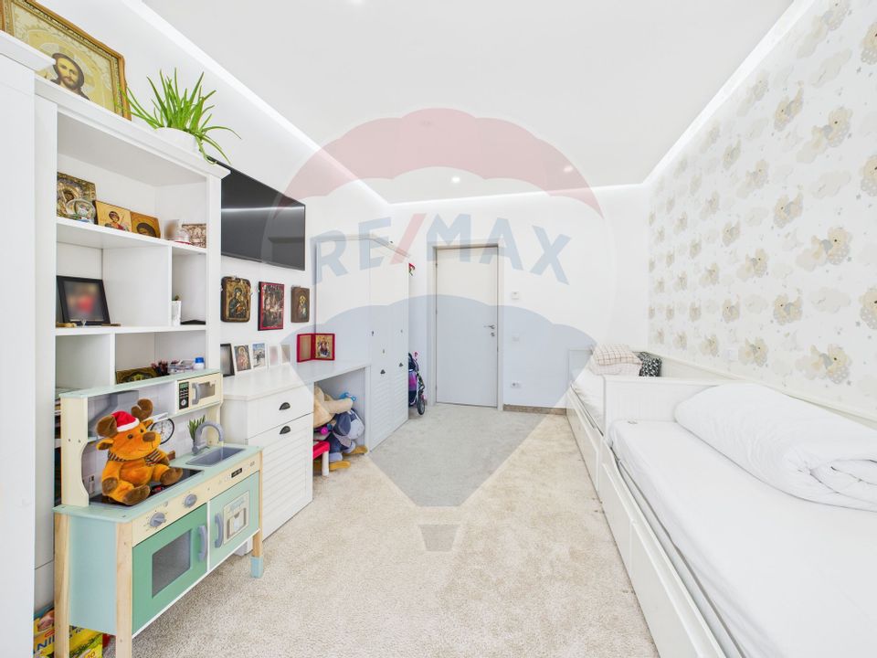 Apartament de vanzare - 3 camere 102mp + Terasa cu foisor 45mp