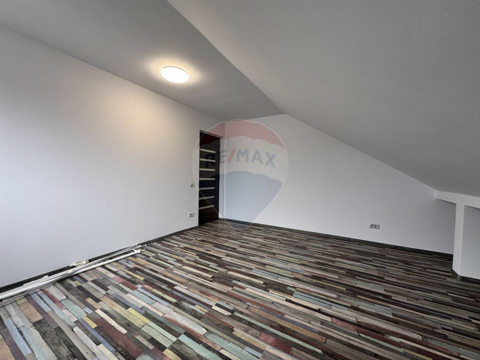 Apartament cu 3 camere de vânzare în zona Burdujeni