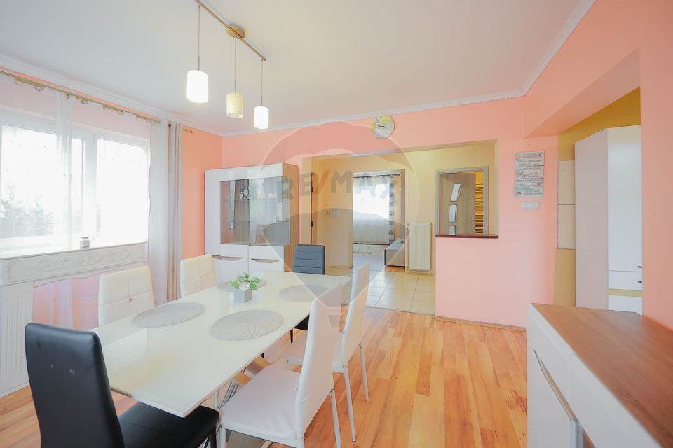 6 room House / Villa for sale, Episcopia Bihorului area