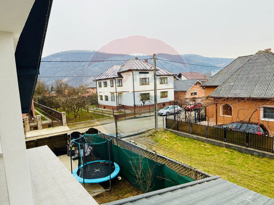 6 room House / Villa for sale, Est area