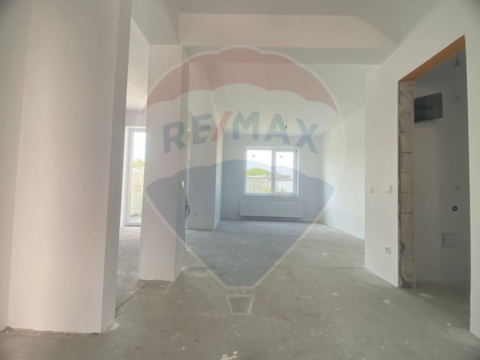 DE VANZARE Casă / Vilă cu 5 camere Popesti - Leordeni