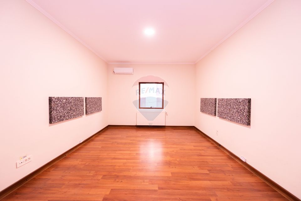 Apartament 3 camere, 97 mp, nemobilat, metrou Eroii Revolutiei