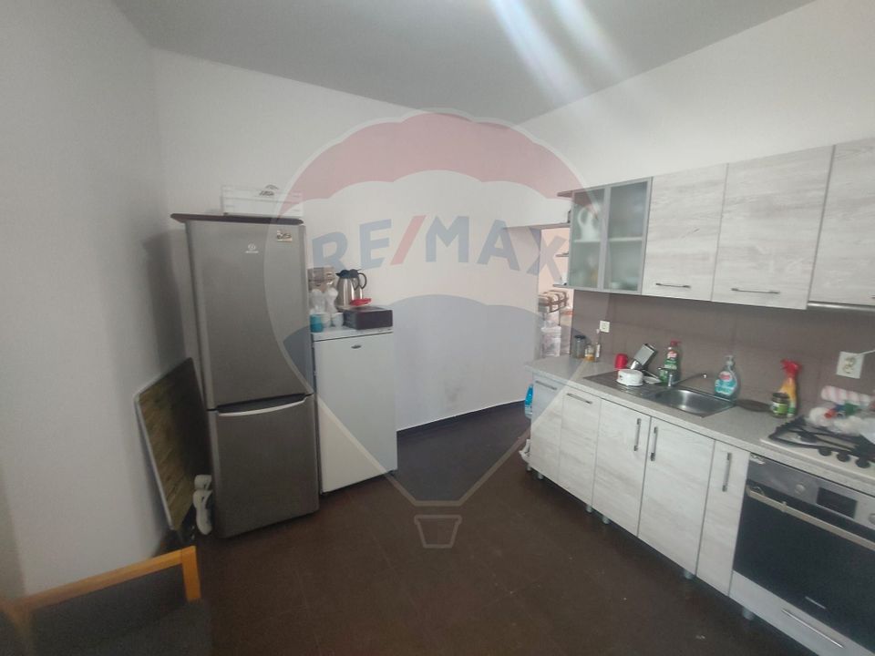 5 room Apartment for sale