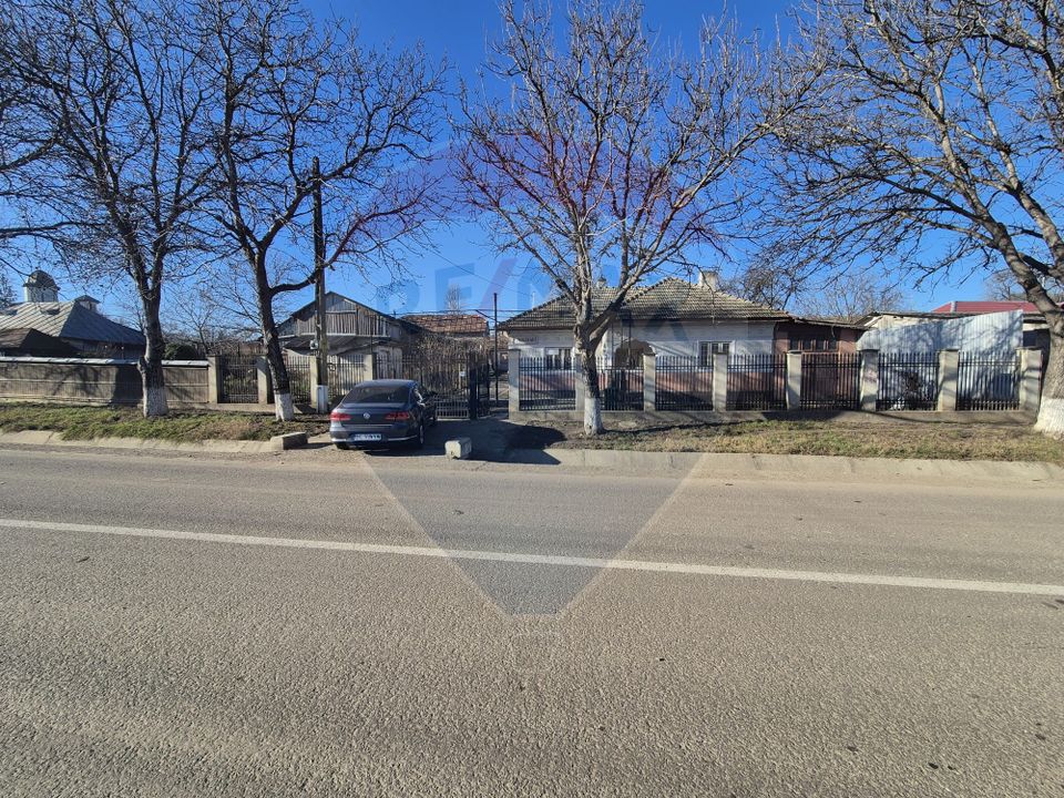 Casă de vânzare cu 4 camere si anexe in  Horgești-Recea