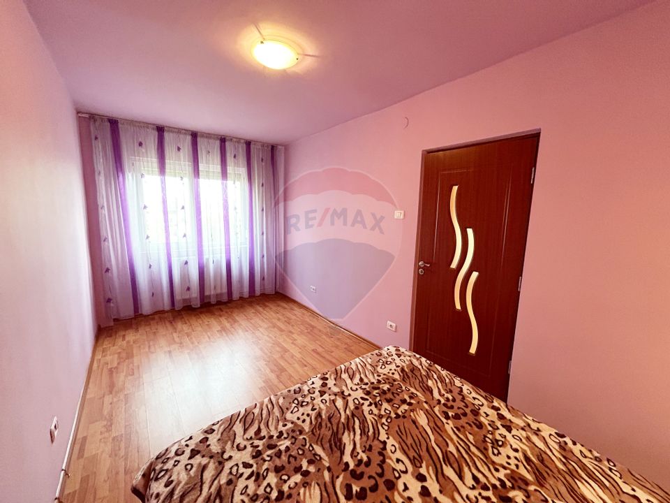 Apartament cu 3 camere de vânzare în Vlaicu, fără comision